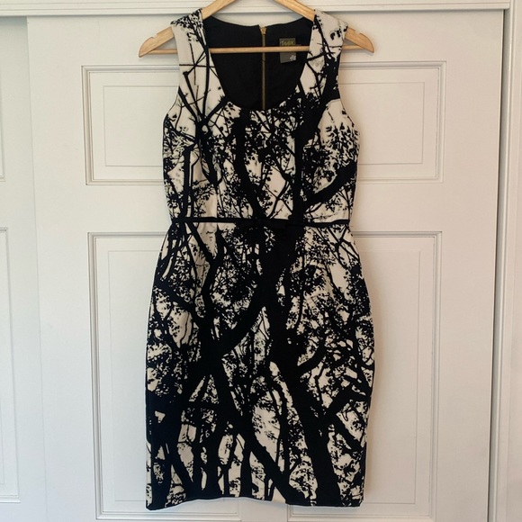 Taylor Dresses & Skirts - Sleeveless back zip dress, bowtie at waist.